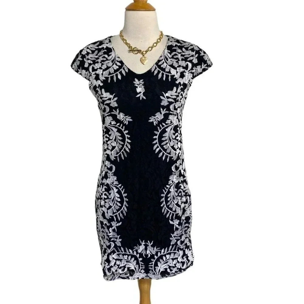 Black Lace Dress S Black Silver Floral Embroidery Cap Sleeve V-Neck Sheath Mini